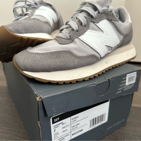 New Balance 237 Sneaker - Picture 1 of 9